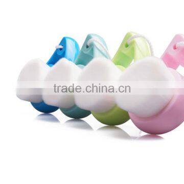 2015 hot sale Comma shape facial cleansing brush