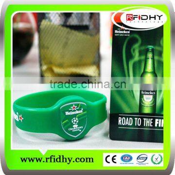 Manufacturer of Customized waterproof rfid silicon wristband