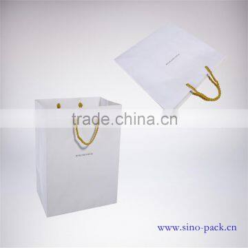 Kraft paper bags with handle is customized for the hotel