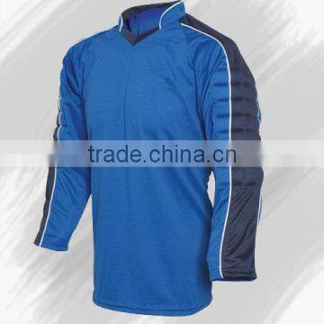 Long sleeved T-shirt leisure sport soccer coach.