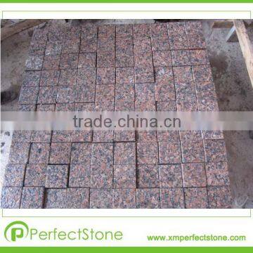 Maple red names of paving stones