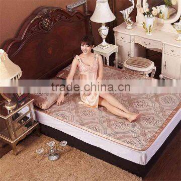 Hot Selling Polyester Anti-Slip Waterproof Mattress Pad photo-3