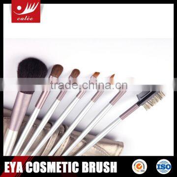 Fashionable Design of 7 Pcs Makeup Brush Set With Travel Size photo-4