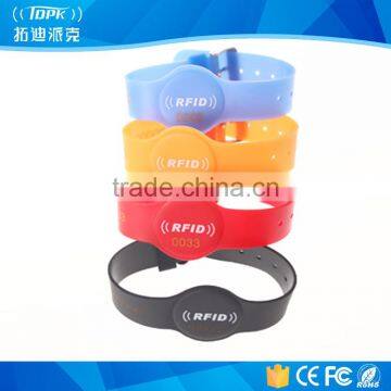 125khz,13.56mhz hot sell pvc waterproof wristband