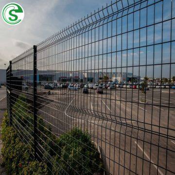 Easily assembled cheap wire curved metal fence panel