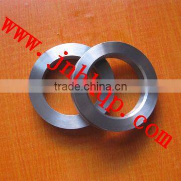 heavy duty truck SINOTRUK howo truck spare parts balance shaft oil seal seat 199014520191