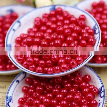 Pearl plastic beads in loose