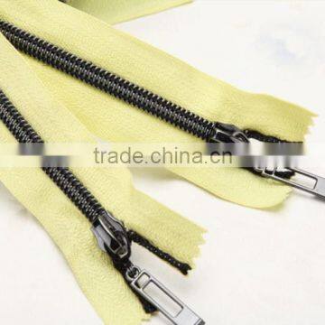 2016 Newest close-end auto lock Nylon zipper in black lacquer