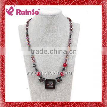 teardrop shaped pendant necklace