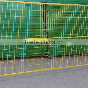 High visibility Canada construction fence