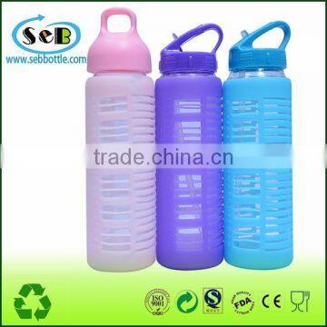 Drinking bottle custom glass water bottle with silicone cover