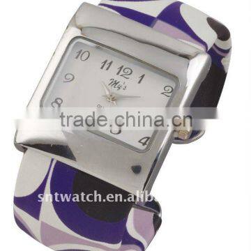 Alloy bangle wrist watch