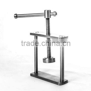 round metal clamp