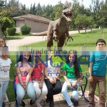 Life-size automatic inflatable robotic dinosaur neovenator