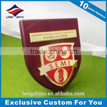 Wooden Shield Award Trophy Plaques With Customized Zinc Alloy Metal Plate