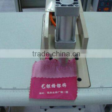 Ultrasonic bag handle fixing machine