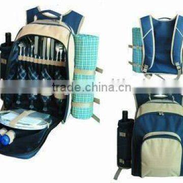 4 Person Insulated Picnic Backpack With Blanket