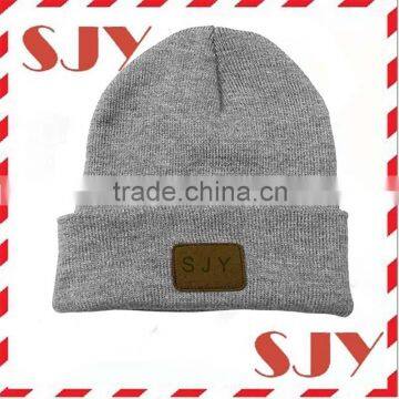 100%arcylic knit custom leather patch beanies