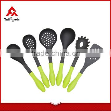 Top Selling Colorful Nylon kitchen tools and utensils and their uses