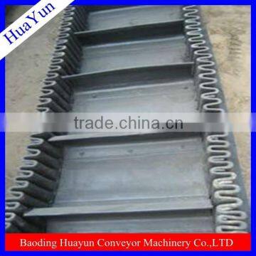 Sidewall conveyor belt for cement conveyor equipment