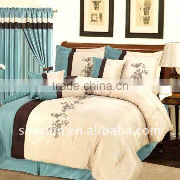 7Pcs Embroideried Comforter Set/Bedding Set