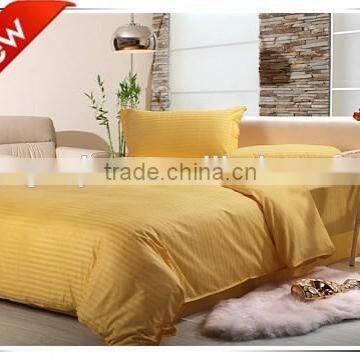 white hotel bedsheet