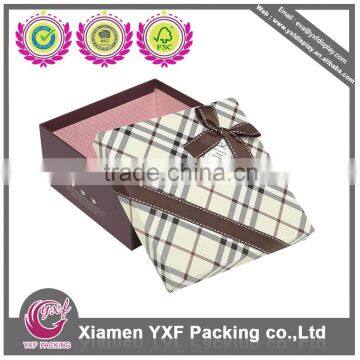 Gift Packaging Box With Classical Plaid Pattern Style photo-3