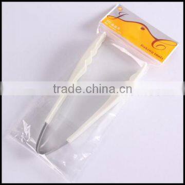 9 Inch White Food Grade PC Bread Tongs Wholesale/Hot Selling Plastic Food Salad Tongs Maunfacturer