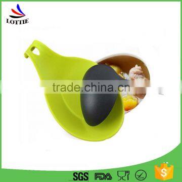 2016 high quality food grade heat resistant non-stick silicone spoon rest.