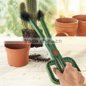 Cactus cleaner plier