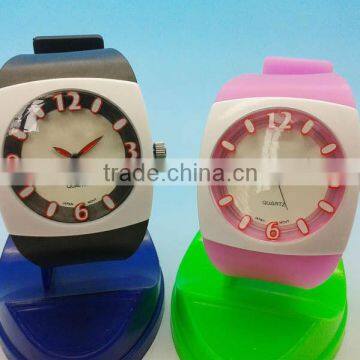 Attractive Christmas gift silicone wide band watch