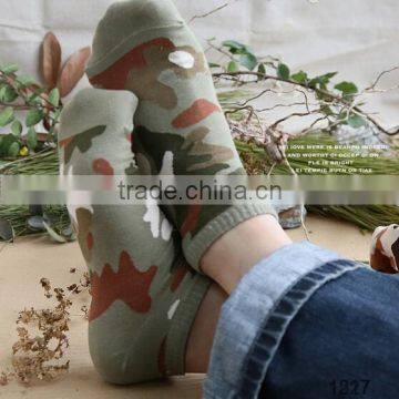 Cheap Wholesale Breathable Cotton and Polyester Men Cartoon Socks photo-5