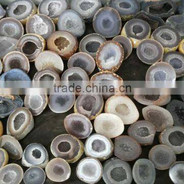 Wholeasle Natural Rainbow Quartz Crystal Geode for Home Decoration photo-2