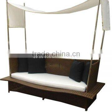 2012 Beach Chair / PE Rattan Sun Lounger with Sunshade