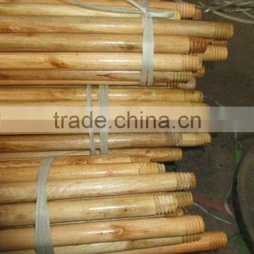 Factory Directly Sale varnished wooden mop handle