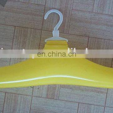 Inflatable air clothes hanger