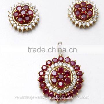 Big Floral Ruby Diamond In Concentric Halo, Pendant Set Design For Occasions