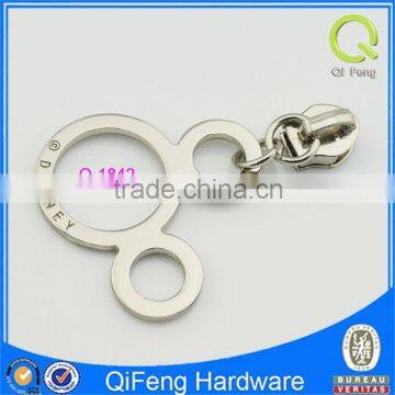 Q-1842 metal zipper wholesale in bulk custom mickey shape design