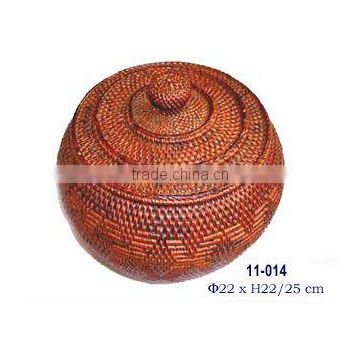 Natural rattan box