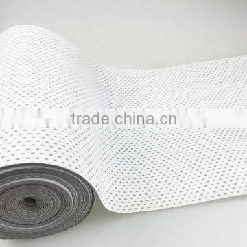 Wide elastic band with button hole