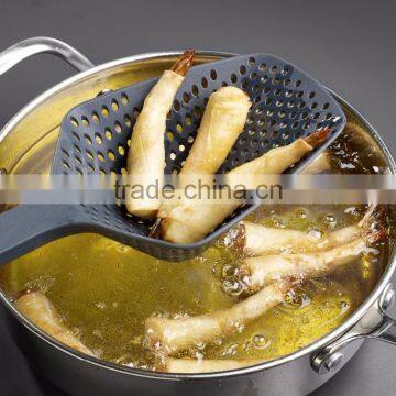 Hot Selling Eco-friendly Colorful Large Kitchen Nylon Scoop Colander Slotted Spoon photo-3