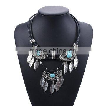 Vintage Metal Leaf Pendant Garment Necklace for Womens Jewelry