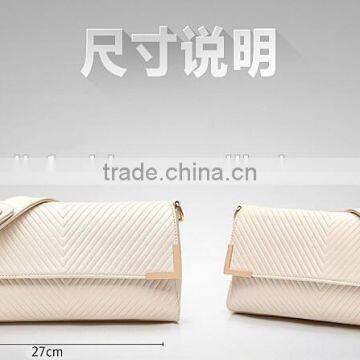 2015 Novelty Design Chains Latest Ladies Party Bags photo-2