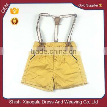 girl yellow braces jeans