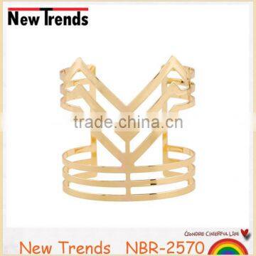 Wholesale Alloy Hollow Wide Bangle Cuff Bracelet for Women