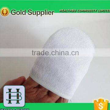 Natural facial sponge and pore cleansing face scrubber