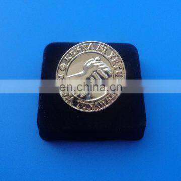 Golden 3D embossed handshake design metal lapel pin badge for Kenya