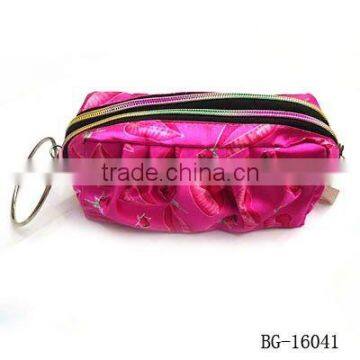 promotional cosmetics bags manufactor in hot color