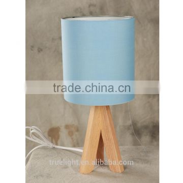 hot saled wooden E27*1 table lamp, fabric /cloth small desk light