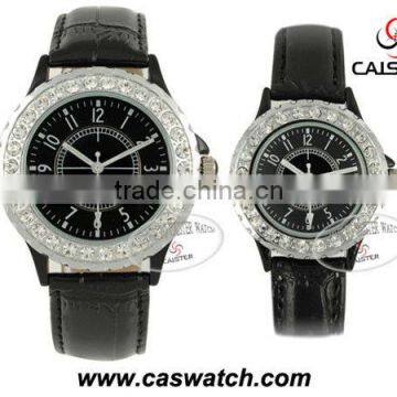 Diamond decorated saw tooth case side couple watches